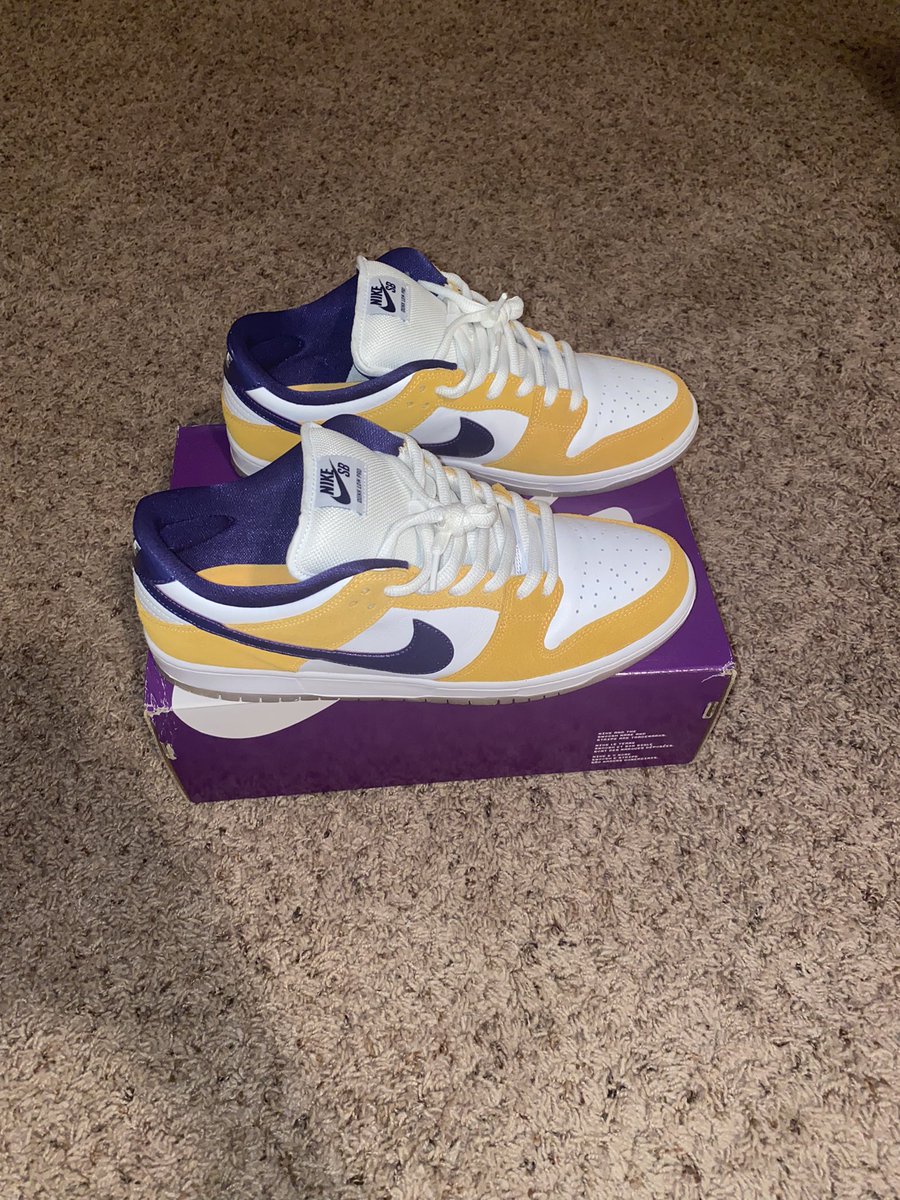 jandro0o's tweet photo. Clean sneaker right? These don’t meet my standards for selling, solely because the bottoms are clear and it’s hard to keep clear clean. Although I only worn them 2-3 times
I have standards lol https://t.co/0XF83v8aHW