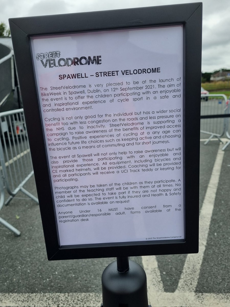 nessmul18's tweet photo. A great way to start #BikeWeek with a pop up #velodrome in the #Spawell some trill going around that.
@sdublincoco @streetvelodrome @dublincycling @SouthDubCycling @CyclingIreland https://t.co/8B1tW2D69b