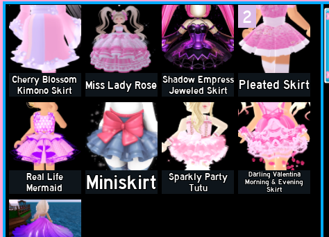 Vik_Creations's tweet photo. Selling these items for money! 
Please dm me if interested! I'll respond straight away. 

Check thread/comments for more images.😊 #Royalehigh #Royalehightrades #Royalehightrading #roblox #royalehighoffers https://t.co/SpbH04OlEA