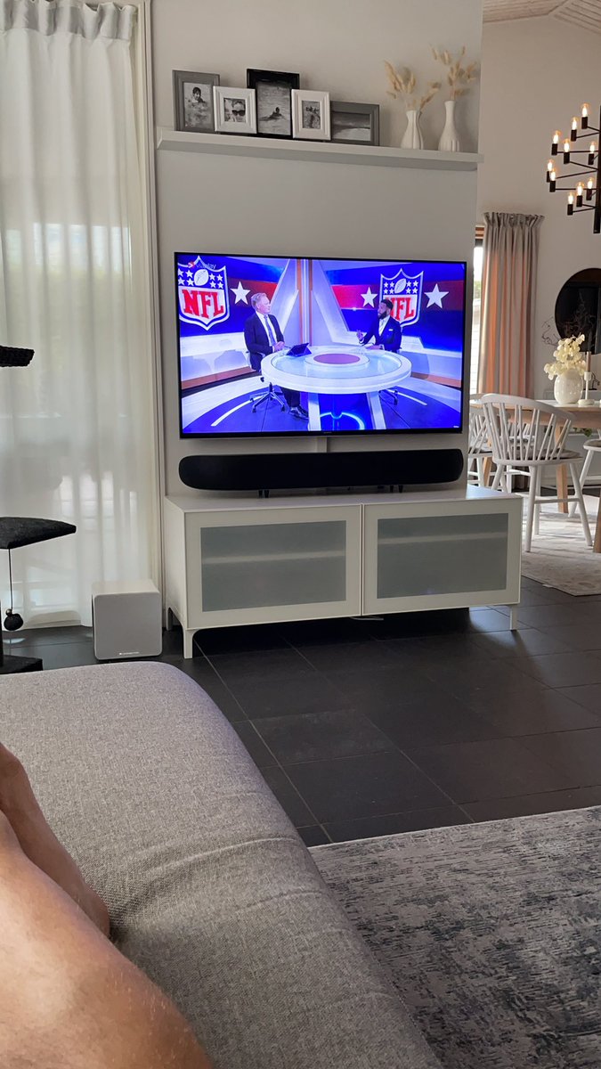 marven771's tweet photo. Äntligen @NFLStudion https://t.co/TnHC6l5h2L