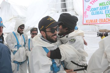 SportEspecial's tweet photo. A world record was created today when 8 specially-abled people reached Kumar Post at 15632 feet on the Siachen glacier. Indian Army special forces veterans made Operation Blue Freedom a grand success: Northern Command, Indian Army. 

#IndianArmy #Siachen #OperationBlue https://t.co/zSFzNWk50E