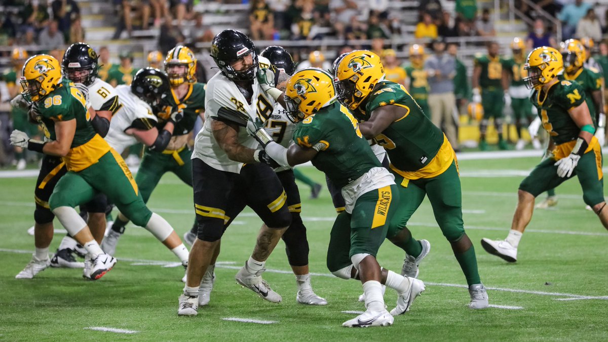 UWOshkoshTitans's tweet photo. ICYMI: Kobe Berghammer threw for three touchdowns and Mitch Gerhartz added a rushing score as nationally ranked @UWOFootball built a 21-0 lead and went on to defeat NCAA Division II member Northern Michigan University, 28-10, Saturday.

Recap: https://t.co/nkZ5dhBL3n https://t.co/ZYKzum2gqR