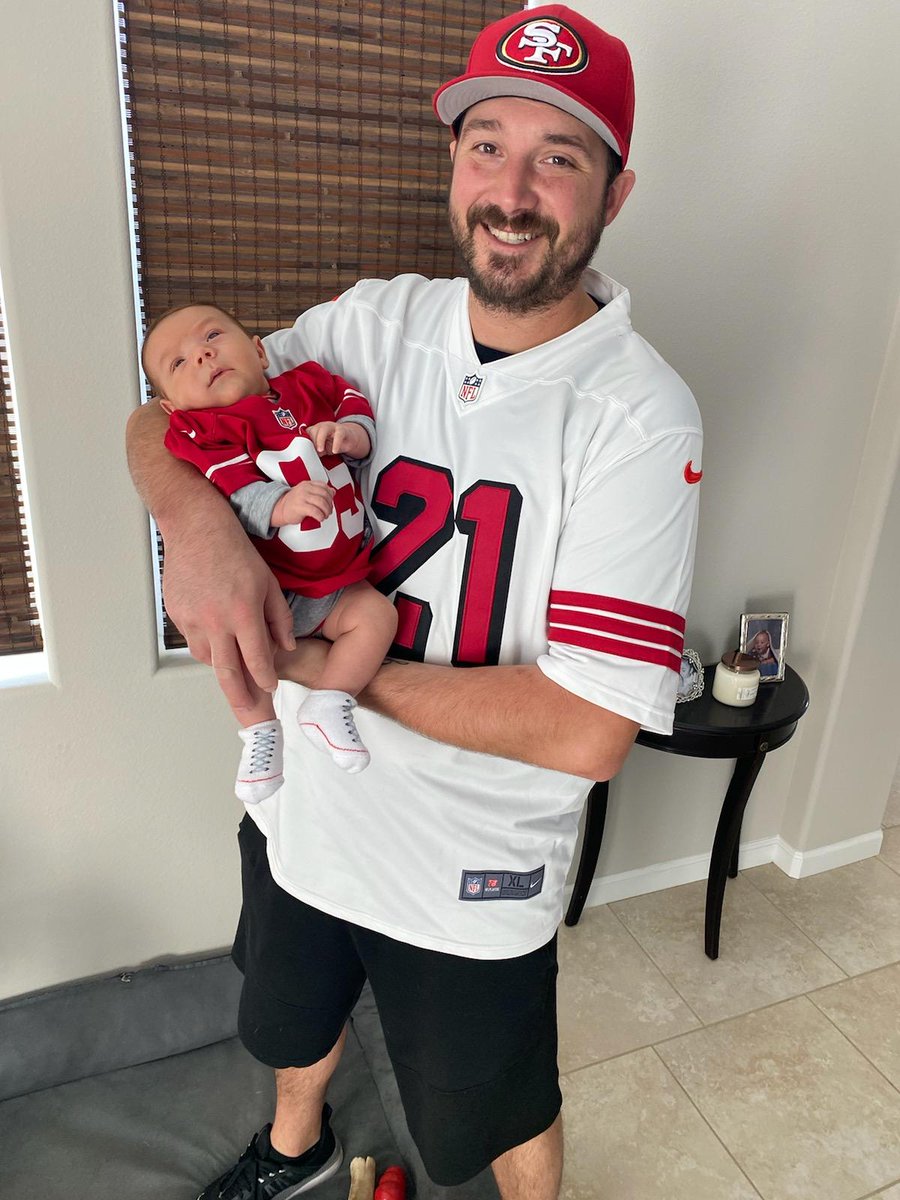 right247's tweet photo. @Jarebear81787 Hell yes brotha!
@49ers https://t.co/VQ7tWdAg2G