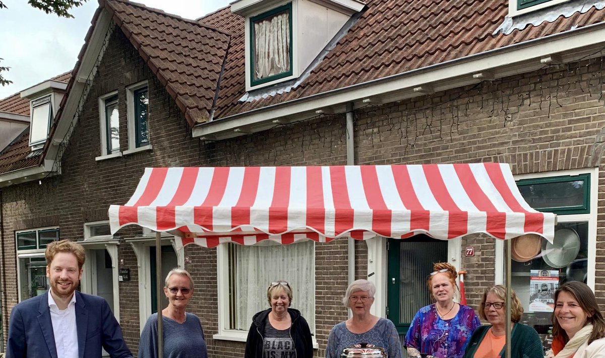 Vanmiddag #openmonumentendag2021  in de Julianastraat @hurenwageningen bijzondere straat; ontmoetingen, gesprekken en gastvrije huurders waar de woning ook bezoekbaar was. In de komende periode samen aan de slag om het mooist haalbare toekomstplan te maken dewoningstichting.nl/Gezamenlijk-st…