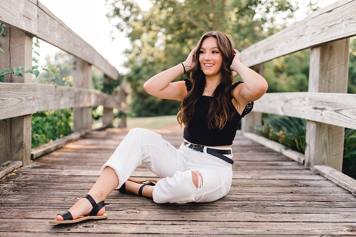 sparkling_bay's tweet photo. A few favorites from Lizzie's senior session! Clear Lake High School, Class of 2022 🎉💕  @lizziewilde01 https://t.co/AAQfSDSPUI