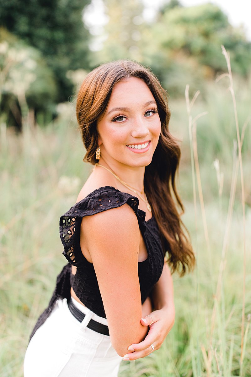 sparkling_bay's tweet photo. A few favorites from Lizzie's senior session! Clear Lake High School, Class of 2022 🎉💕  @lizziewilde01 https://t.co/AAQfSDSPUI