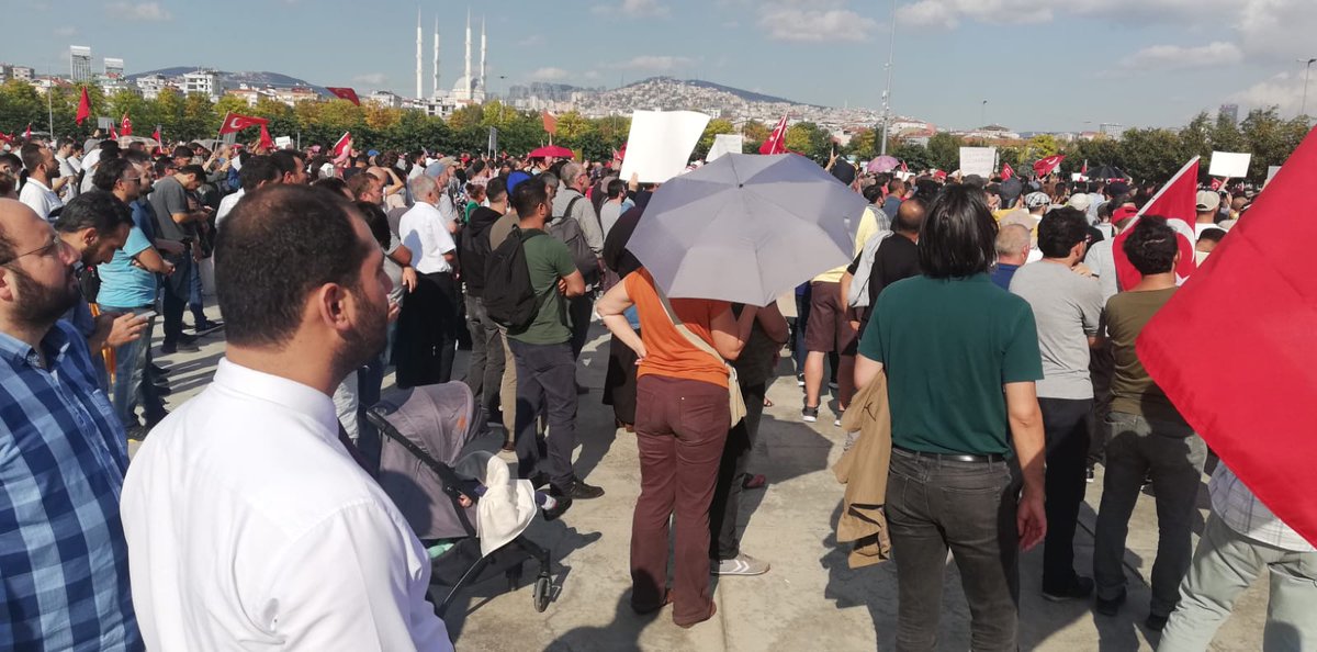 Maltepe Varyantı diğer bütün varyantlardan daha hızlı yayılıyor. Hatta bu varyantın yan tesiri; farkındalık oluşturuyor😊 Tüm dünyaya yeni Maltepe Varyantı hayırlı olsun.

#HerYerMaltepeHerYerDireniş #cumhuriyetvedaletpartisi #maltepe #miting #sağlık #covid_19 #asi