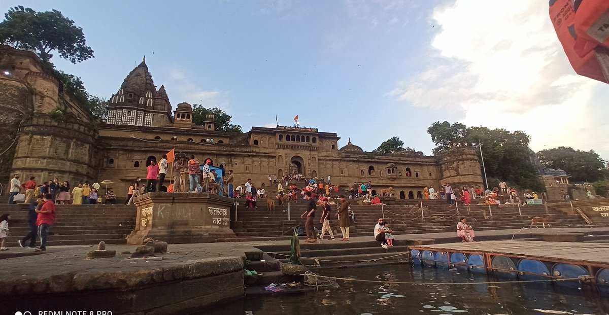 hazaarkhwaishen's tweet photo. Just fall in love with this place 😍
#maheswarfort #ahilyabaideviholkar
#rewaghat #maheahwar #mptourism https://t.co/aW4nJ44NwD