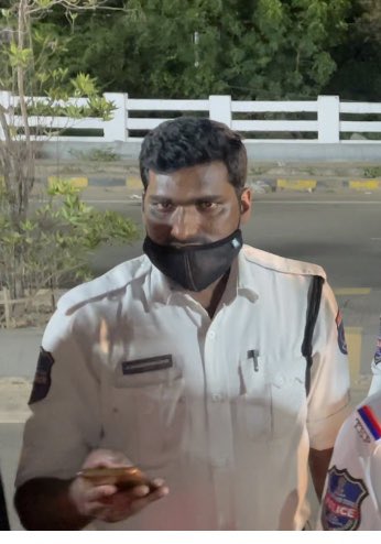 bjptelangan's tweet photo. PATHIKUNTA RAJENDERA NAGAR POLICE, Filthy language using by Traffic constable among the devotees at 3rd day Ganesh Nimarjan. This is friendly police in Telangana, ANTI HINDU POLICE https://t.co/L7hKZGeMfi