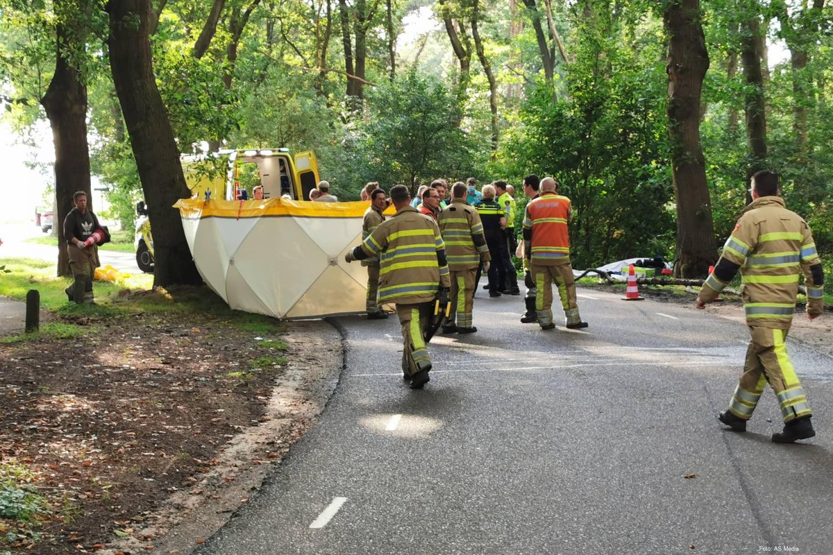 Motorrijder overleden na ernstige aanrijding Rhenen. 112Wageningen.