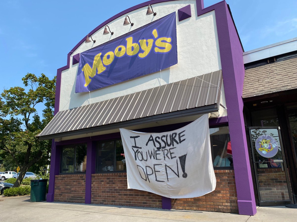 robertwary's tweet photo. Omg do you get free refills with that (@ Mooby’s in Red Bank, NJ) https://t.co/oPslYszeYB https://t.co/7XZmCOzPth