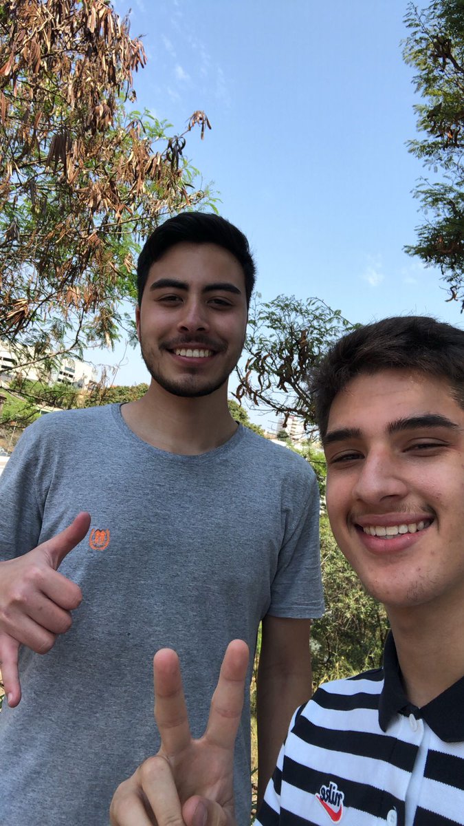 Hoje foi um ótimo dia! 😁

Fiz uma visita em Sorocaba e foi uma honra ter conhecido pessoalmente o meu antigo capitão de time, <a href="/Henr1coc/">Henrique</a>, do Clash of Clans! 🤝 

É incrível a sensação de conhecer pessoalmente os amigos do jogo. Que possamos nos reencontrar mais vezes! 🤩
