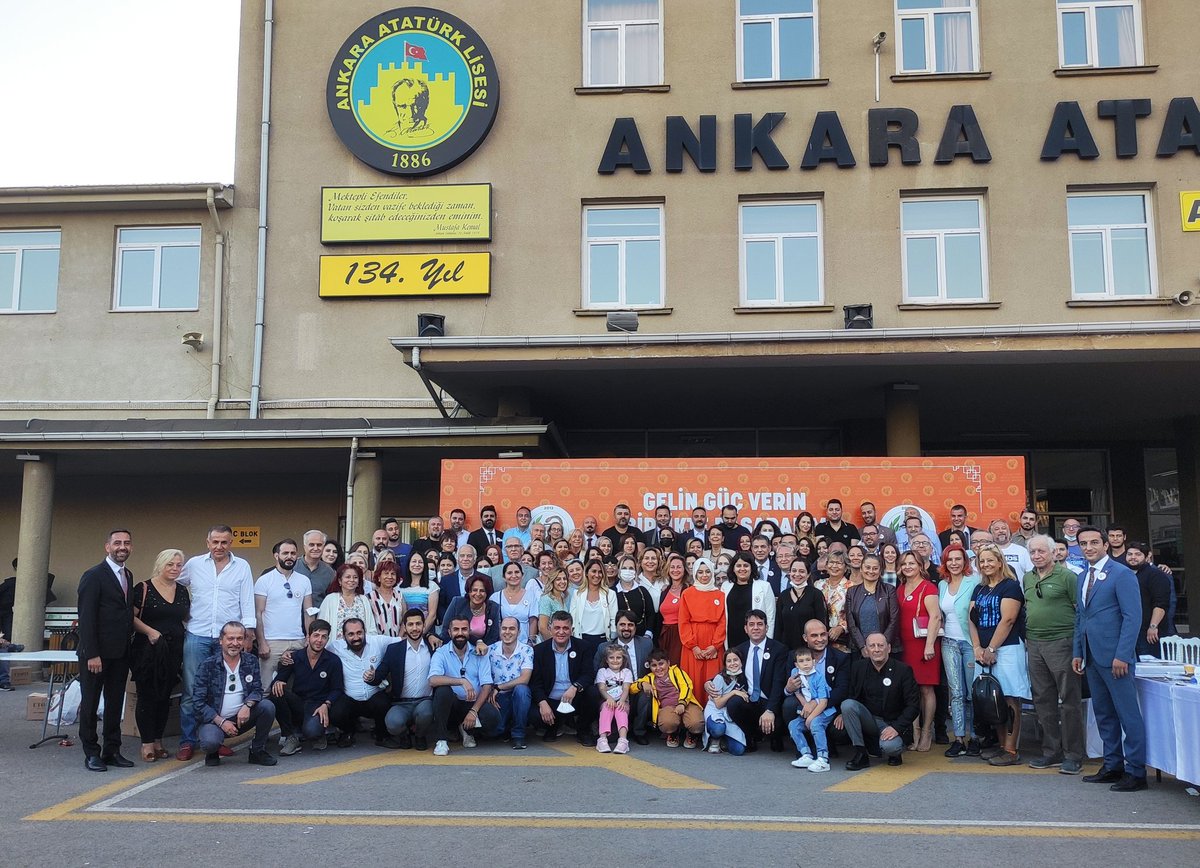 Eczacılıkta Değişim Platformu olarak resmi olmayan seçim sonuçlarına göre Ankara Eczacı Odası seçimlerini kazandık. Bizi yeniden bu göreve layık gören tüm meslektaşlarımıza teşekkür ediyorum.