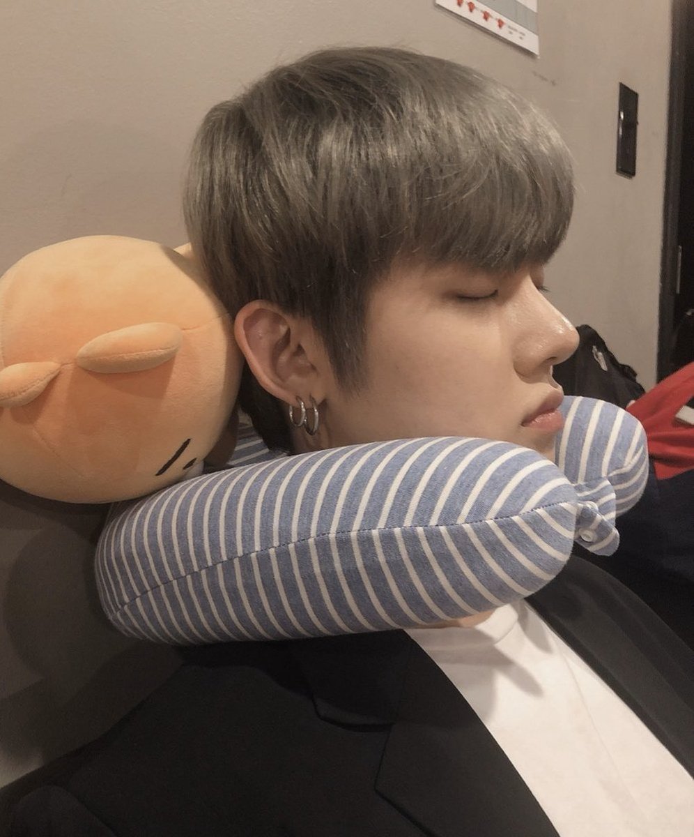 catboy_yeonjun's tweet photo. 🐱💤 #HappyYeonjunDay #연준생일 @TXT_members https://t.co/QBkgGikJn2