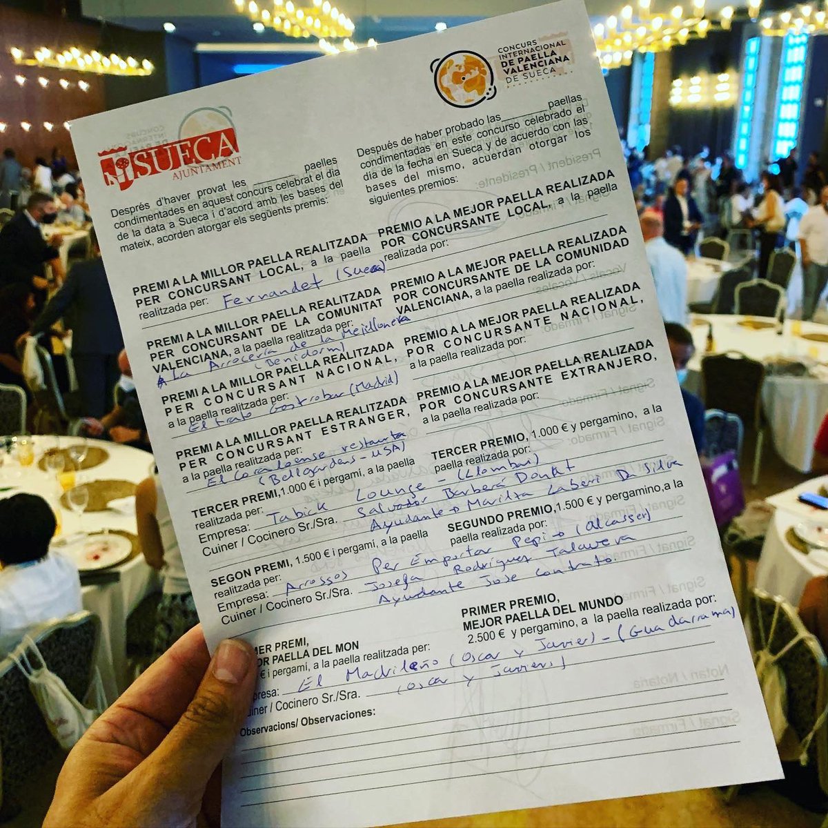 EugeniAlemany's tweet image. En les meues mans tinc l’acta amb els restaurants que fan LA MILLOR PAELLA VALENCIANA DEL MÓN.

En els stories teniu un recull de moments top instagram.com/eugenialemany 

Però ja vos ho avance: la 61 edició del Concurs Internacional l'han guanyat dos restaurants de MADRID. 🥘🙀