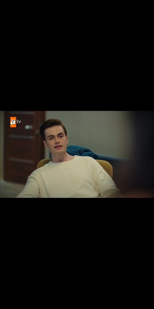 Birbirlerinden habersiz aynı gün aynı rengi giymeleri peki :)

#AyBer