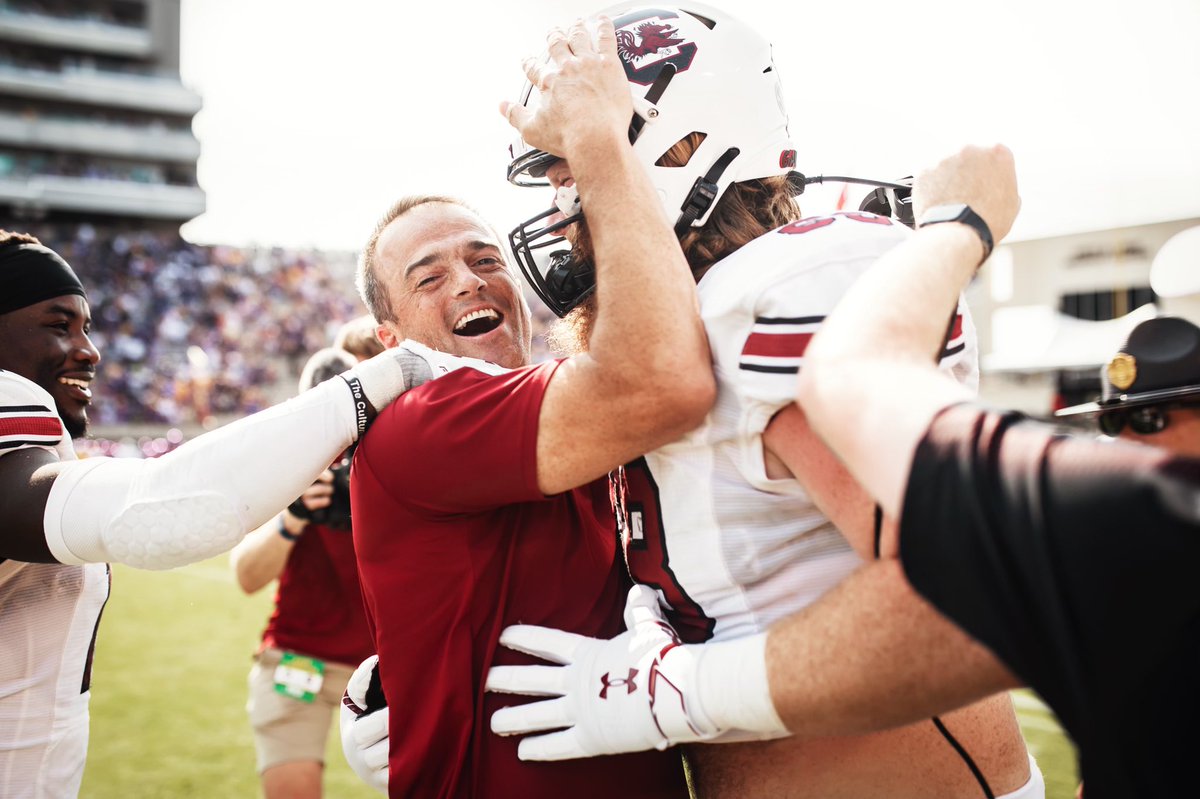 GamecockFB's tweet photo. Love, above all else https://t.co/f2BztzfnNC