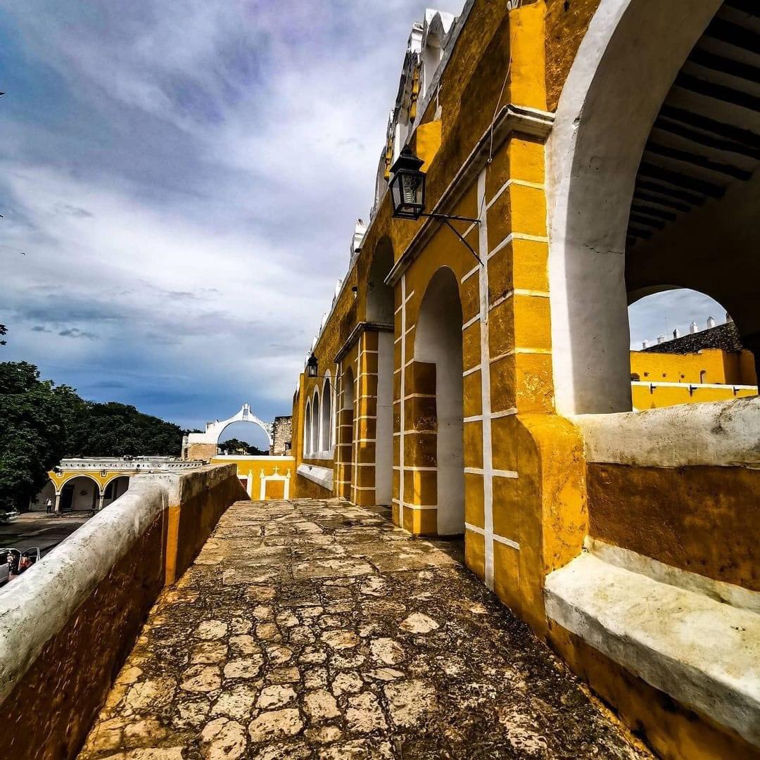 Izamal, es una postal. Descúbrela, disfrútala, enamórate de ella.

#IzamalMeInspira 💛