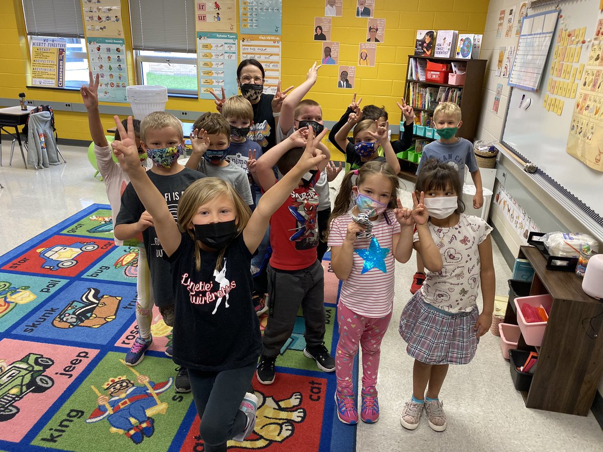 Pictures from our past ✌🏼 Friday dance parties! I did this in Kindergarten &amp; am happy to carry on the tradition. It’s a great way to end the week as a class!