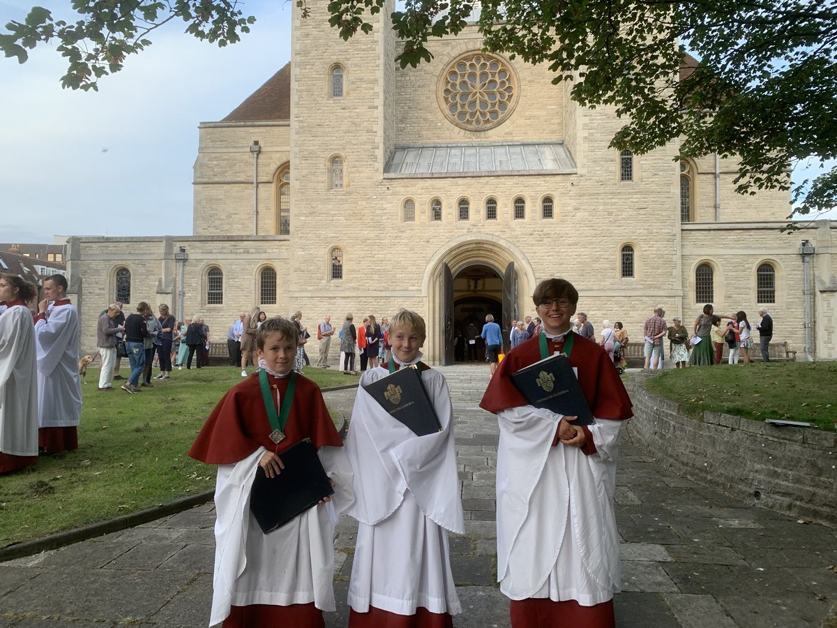 Congratulations to Arty, Jasper and Ryan as they were installed as Head Choristers ⁦<a href="/PortsCathChoir/">Portsmouth Cathedral Choir</a>⁩ ⁦<a href="/PortsmouthCath/">Portsmouth Cathedral ☩</a>⁩