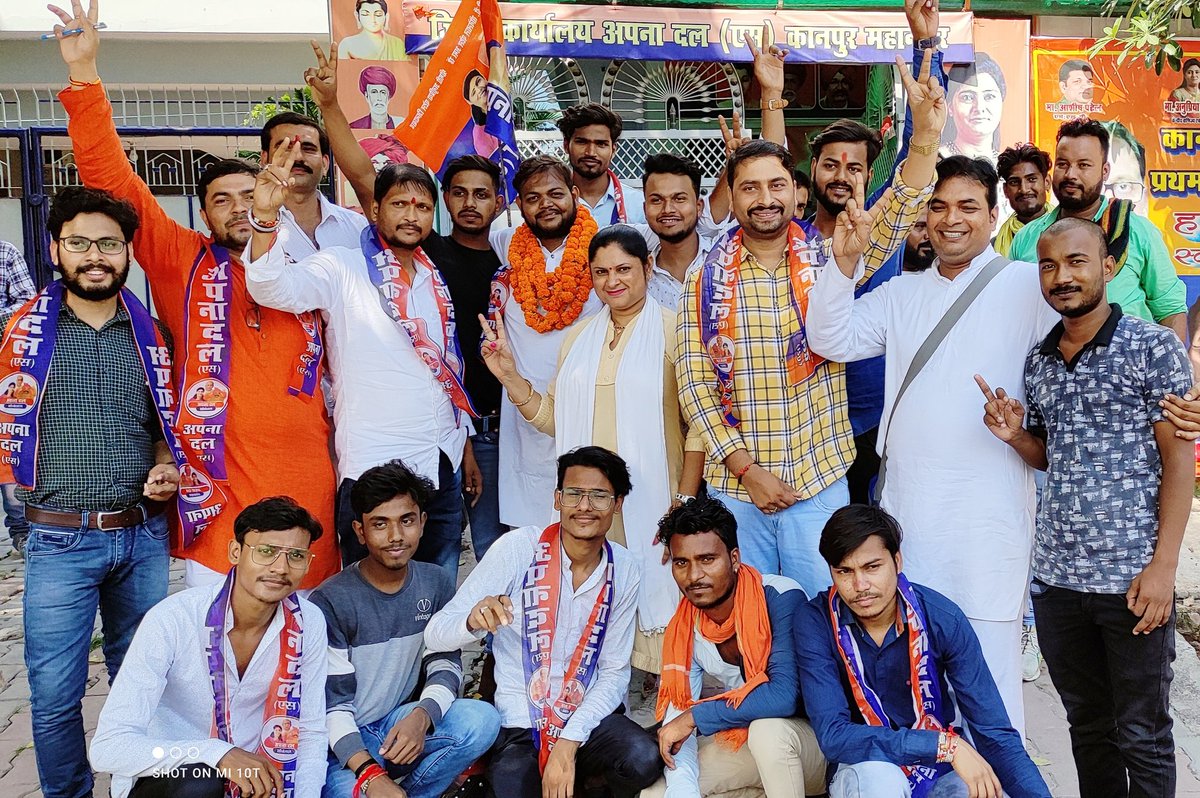 AnshulKumar03's tweet photo. हौसले बुलंद कर रास्तों पर चल दे;
तुझे तेरा मुक़ाम मिल जायेगा;
बढ़ कर अकेला तू पहल कर;
देख कर तुझको काफिला खुद बन जायेगा।
#AnshulKumar #युवाशक्ति https://t.co/de3vief0pS