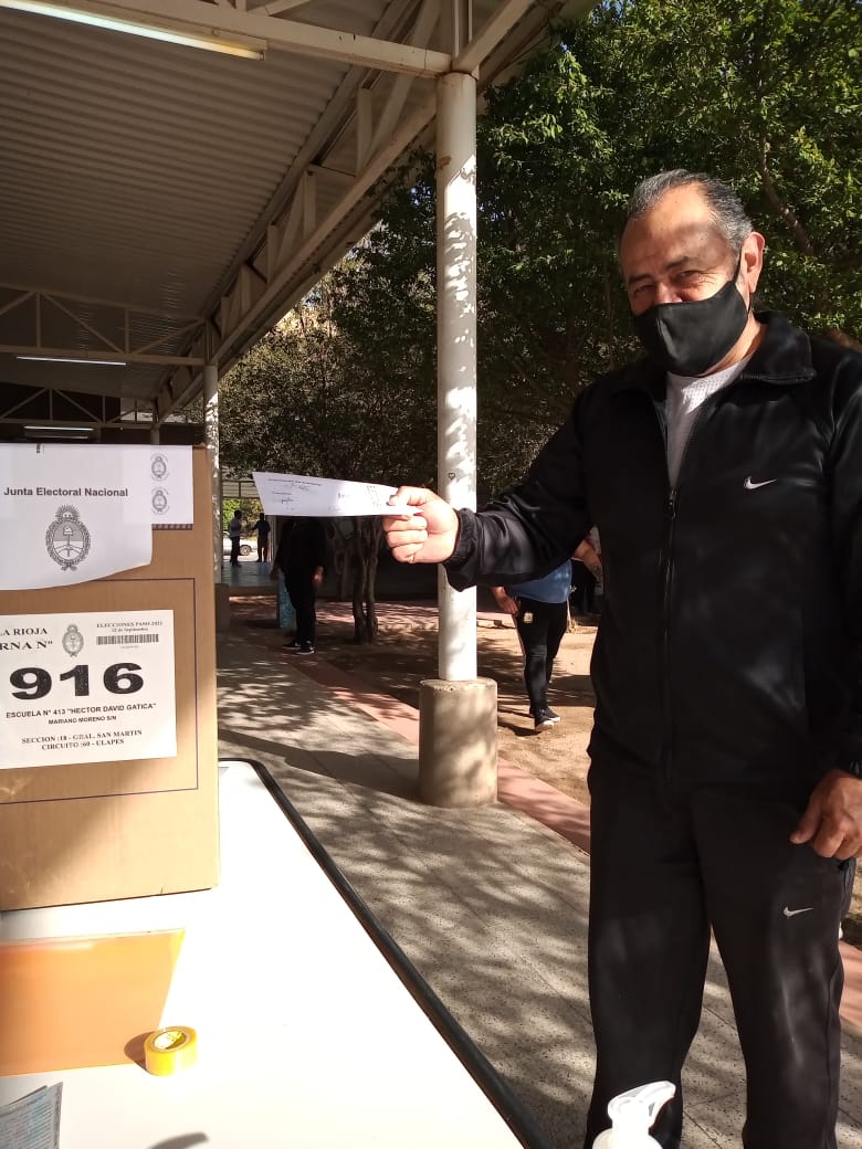 Feliz de votar en DEMOCRACIA!