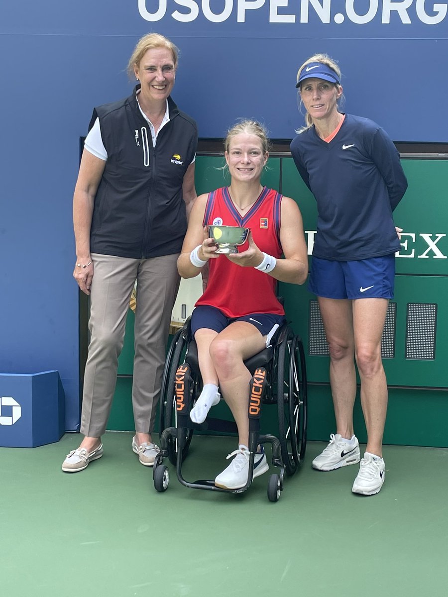 So proud to have presented the trophy for the Women’s Wheel Chair Tennis at the US Open. Huge congratulations to Diede De Groot. Absolute legend #GoldenGrandSlam