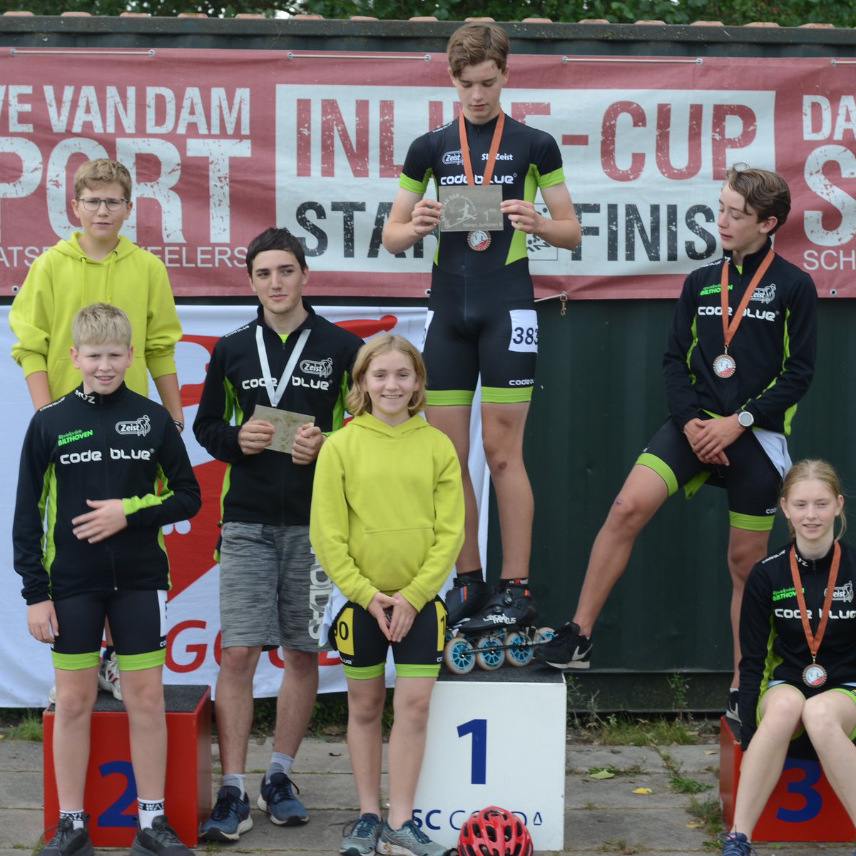 Gisteren laatste Dave van Dam regiocup in Gouda - veel stroopwaffels en medailles voor SIVZ wedstrijdjeugd, en classements-overwinningen voor Daan de Graaf en Loek Hendriksen - gefeliciteerd! #schaatsen #inlineskaten <a href="/SIVZeist/">Schaats en Inlineskate Vereniging Zeist</a> <a href="/sportiefzeist/">Sportief Zeist</a>