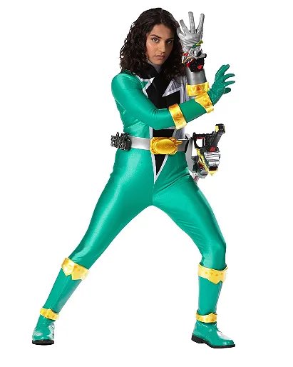 Izzy Garcia from Power Rangers Dino fury is lesbian (canon)