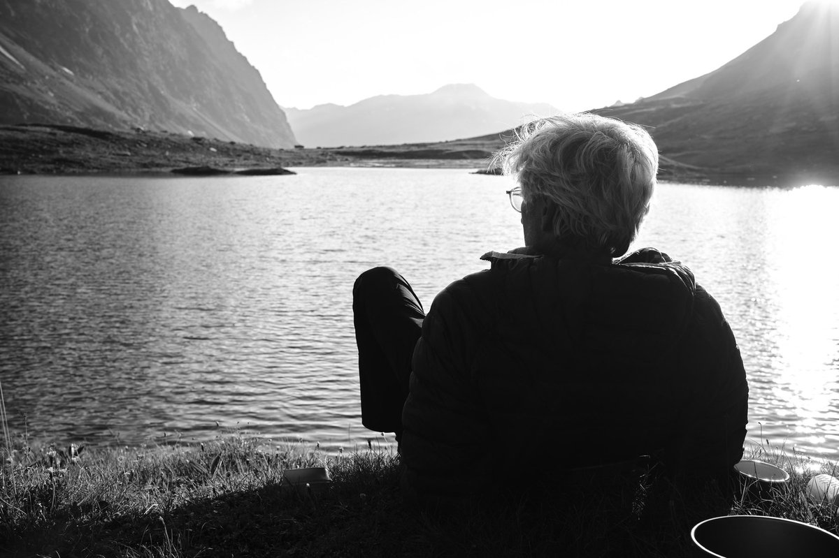 joepvanos tweet media