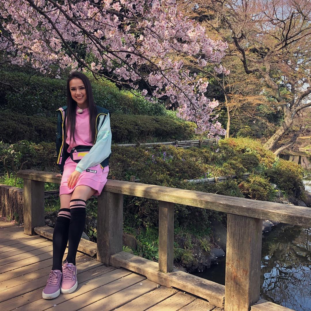 shokoladka13_'s tweet photo. #ZagiWeek Day 7: Alina &amp; Japan 🇯🇵 https://t.co/ZSX9085IE7
