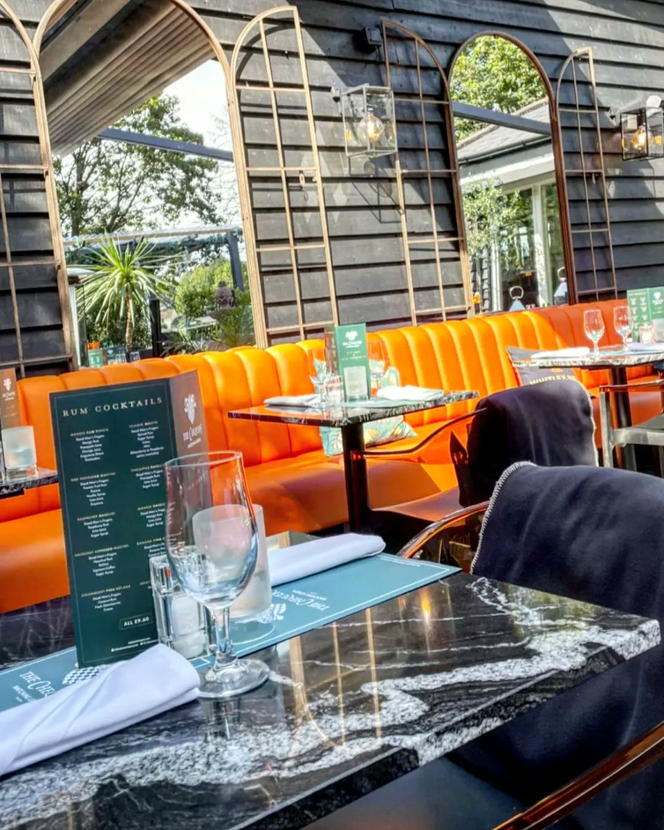 Sunday afternoons on the Chequers Terrace 🧡  enjoying the sunshine ☀ 
Lovely 📸 by  @abbigailforman Thank you for sharing 👌
thechequersmatchinggreen.co.uk