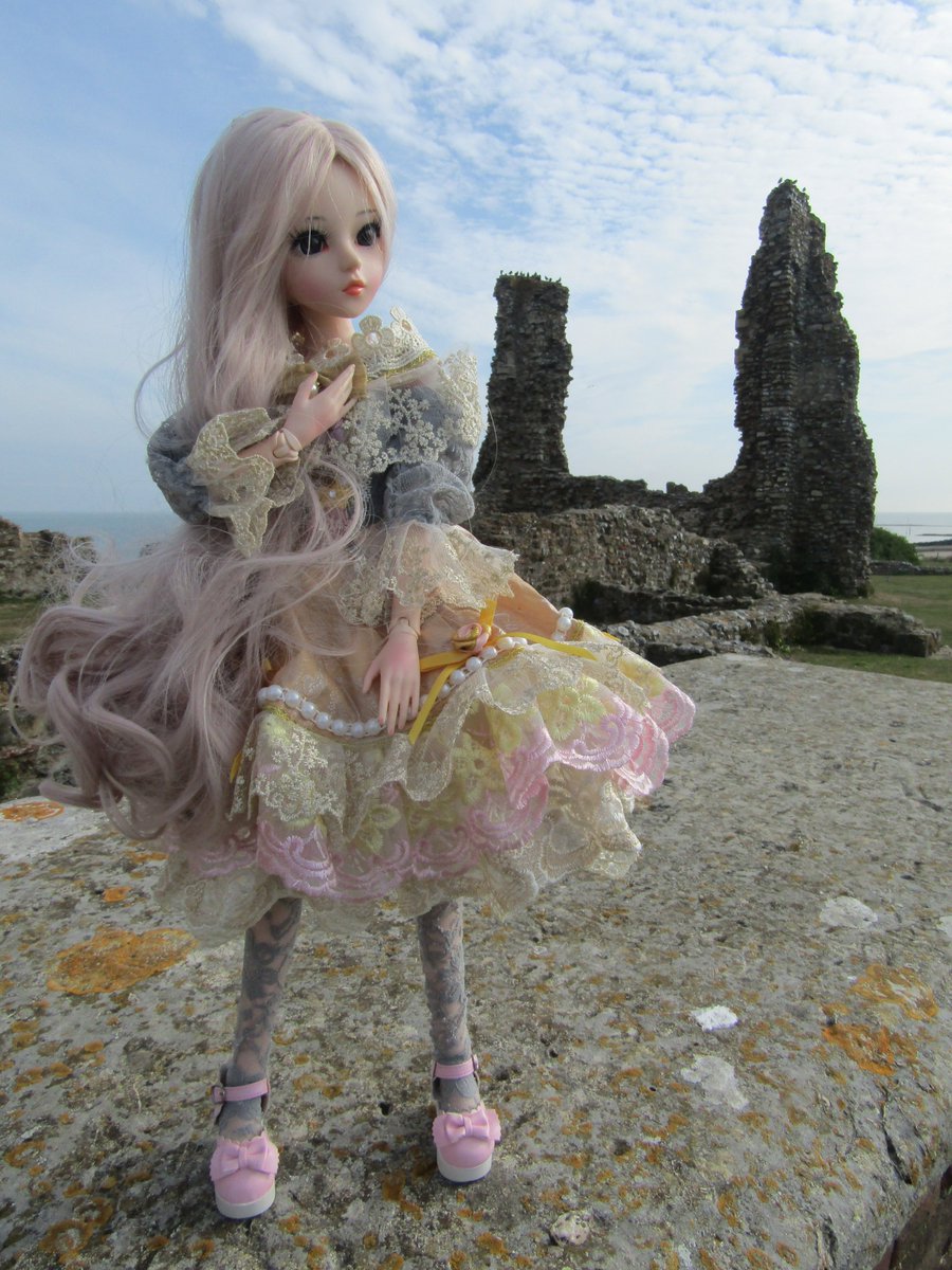 mcsurfie_girls1's tweet image. Eleanor, then visited #reculvertowers for some photos.
