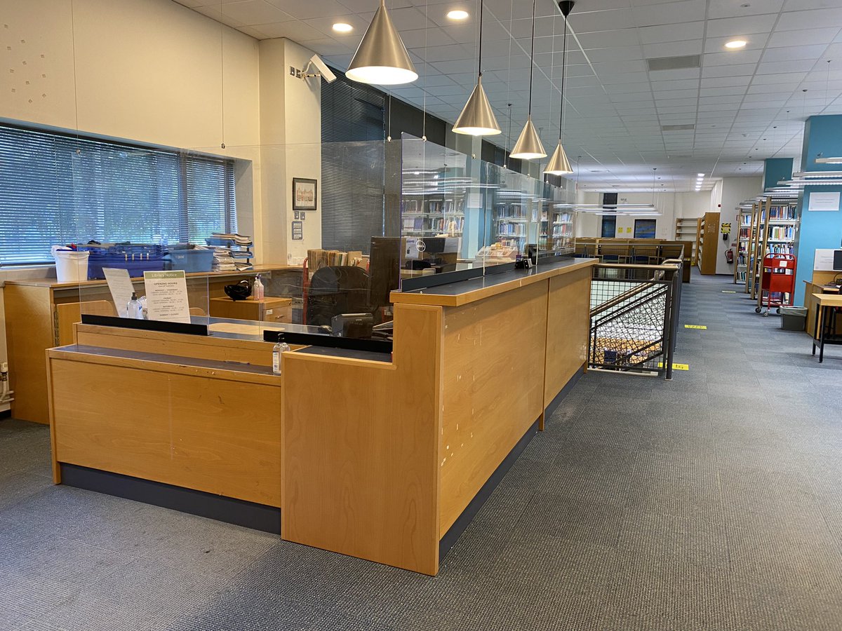 ursulabyrne5's tweet image. New resized info desk in the @UCDLibrary Vet Library @ucddublin #GreenLibrary 

Lots of hard work over the summer reorganising stock,clearing spaces &amp;amp;  getting ready for new academic year.Thanks to @UCDEstates ,Shane in @McKeonGroup &amp;amp; our library staff for all their work #refurb