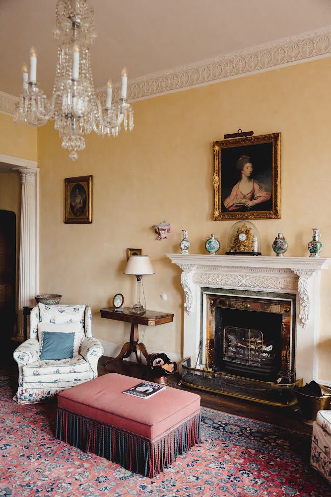 A cosy corner tucked away in our elegant ‘Drawing Room’. 🌱 

This magical, truly remarkable space in our Main Hall makes for a fitting area for your guests to sit and mingle during your drinks reception🥂🍂🎼

<a href="/JohnHopePhoto/">Johnathan Hope</a>

#countryhouse #weddings