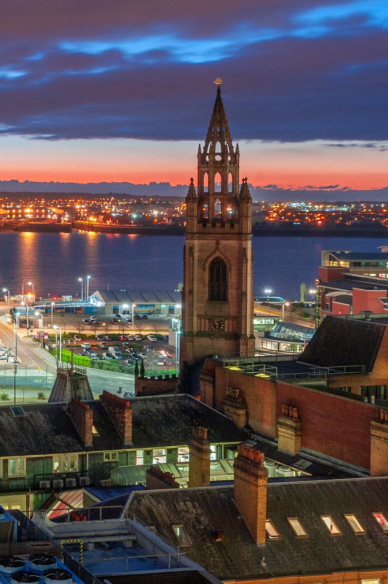 LiverpoolVista's tweet image. Church of Our Lady and St Nicholas Church, #Liverpool after sunset. You can see by the location why it's also called "The Sailors Church."
