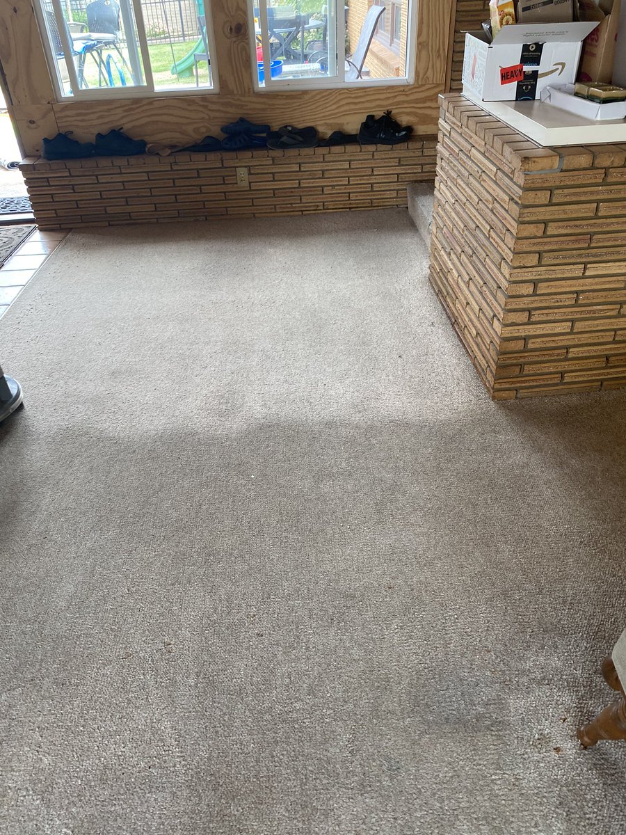 AJsChemDry's tweet photo. Helping clients remember the original carpet color! #cleancarpet #dontreplace #ajschemdry https://t.co/WRFwzmyts9