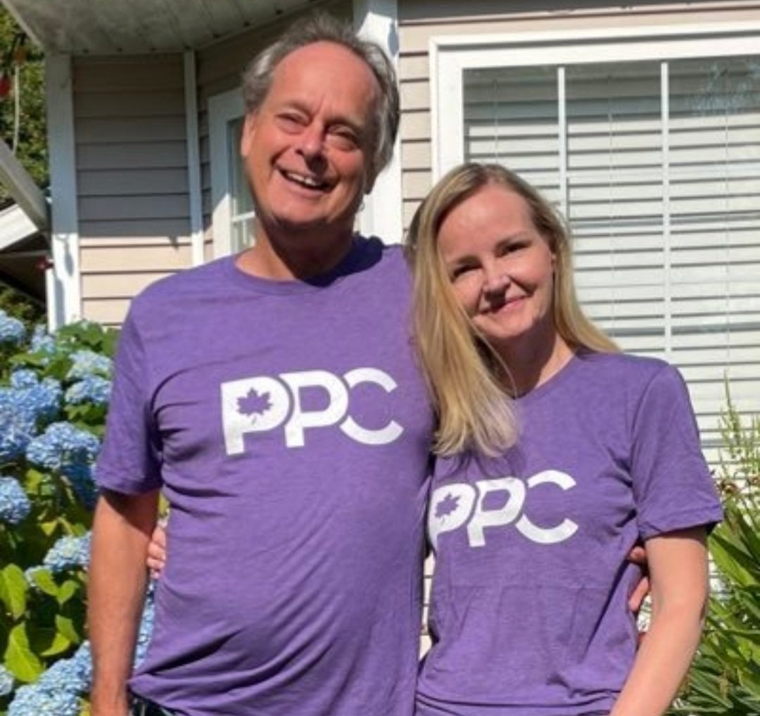 TanyaCandler's tweet photo. Oh look. Stupid assholes wearing stupid asshole shirts. Remember when Marc Emery sold pot seeds and books? Stick to what you know, clown. #marcemery #assholeoftheday https://t.co/WHrqxr6MDc