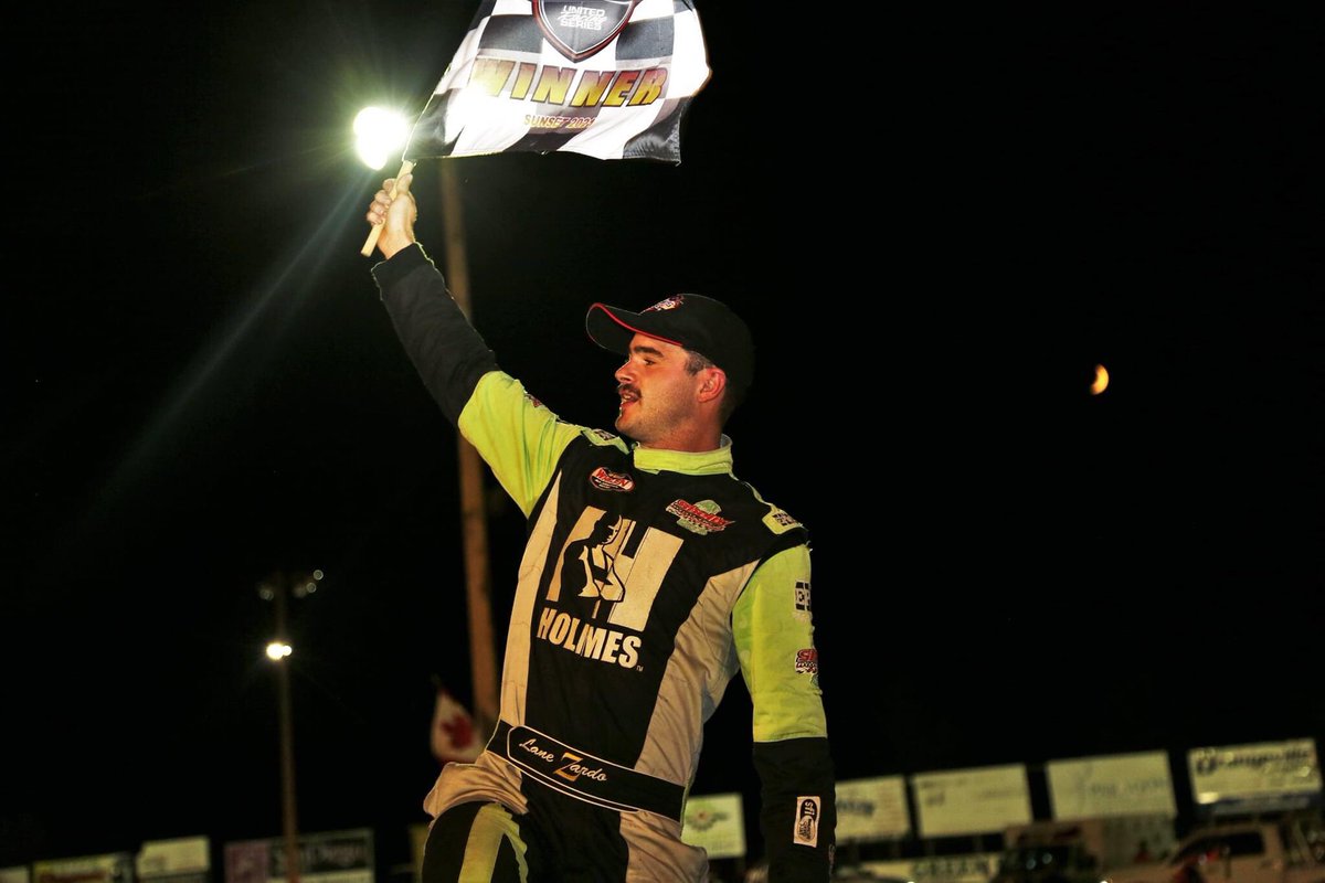 Tune-in live on #RTRLiveStream Here::
racetimeradio.com/live_stream.htm  or on @SXMCanadaTalks with #LaneZardo <a href="/Zardo_46/">Laner</a> 🏁winner of the <a href="/QwickWick/">Qwick Wick Fire Starter</a> Late Model Event at Sunset Speedway ~ Great Photo By:: #DebbieJoZardo