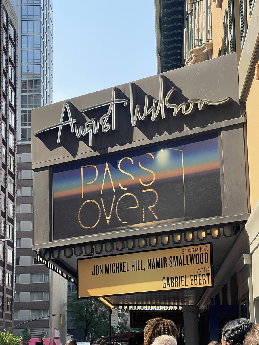 A real thrill to take in a Broadway play in person today! 🥰🥰🥰
It’s been toooo long! 
Even better that we got to go with my friend of 35+ years @BlairUnderwood
 (a producer of  @passoverbway) 
and our mini meeees Paris Underwood and @ryanepeete 🥰🥰 #motherdaughter #fatherson🙏🏾