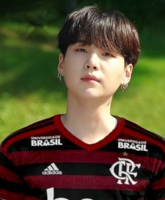 ColunadoFla's tweet photo. Nação, os reforços do Fla têm mais uma coisa pra comemorar: o BTS foi eleito o Grupo do Ano no #VMA!

Parabéns aos crias! ❤️🖤👏 https://t.co/NQlMnGgp0J