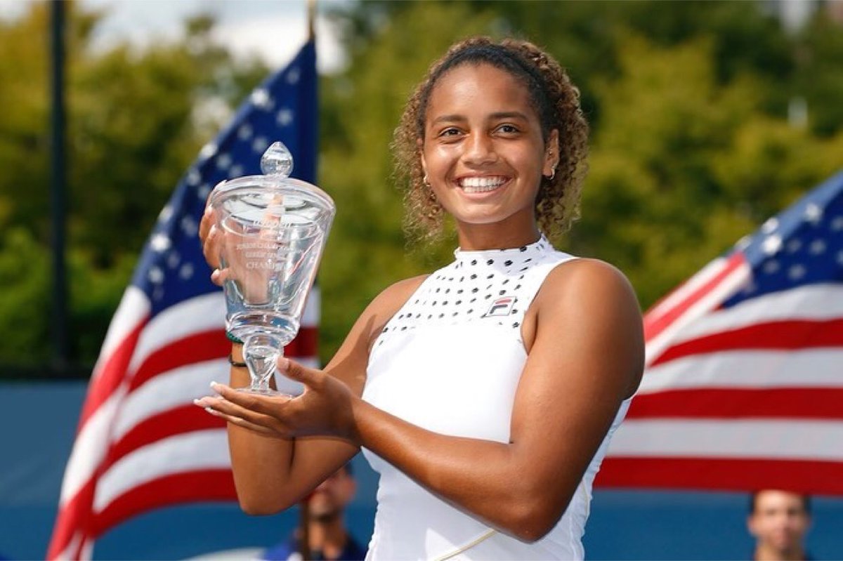 Shouts and congrats to the homie @robinm0nty on her winning both the Junior @usopen singles and doubles titles and salute to her coach @alisamaagnamba / The hard work paid off and will continue to do so

#usopen #robinmontgomery #usopentennis #tennischampion   #newyork