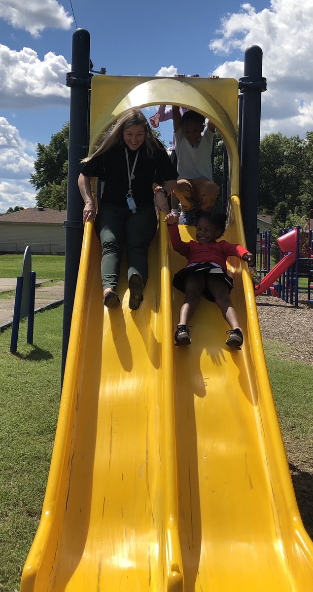 ahoerte1's tweet photo. @DixieDragons082 Building relationships and having fun! https://t.co/lb2XoRQbmF