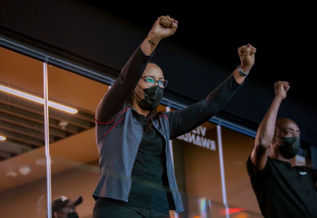 Thanks Bakobwa bacu🇷🇼!! Murakoze kuduha umugoroba mwiza! Uyu mukino wari ukaze ariko namwe murakaze #SETU 🥳
#AfricaVolleyChampionship2021 

<a href="/Rw_Volleyball/">FRVB | RWANDA VOLLEYBALL</a>