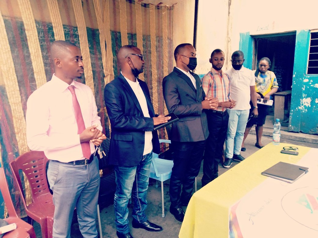 AFC_RDC's tweet photo. Conformément aux dispositions du calendrier des descentes dans les Fédérations de la Ville-Province de Kinshasa, aujourd'hui c'était la Fédération de la district de Tshangu sous l'assistance du Président National du Parti avec ses cadres du Directoire National du Parti. https://t.co/7LRx01iCVZ
