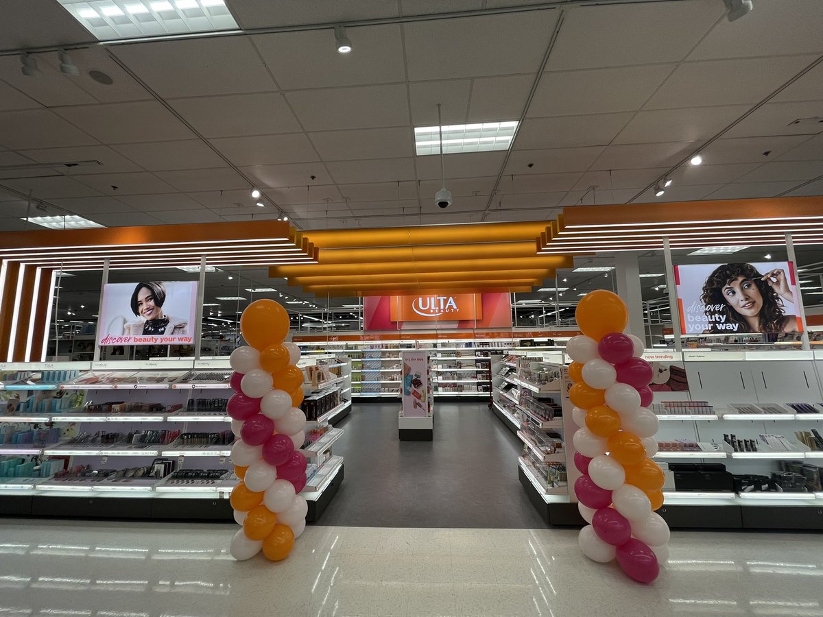 euniceilao_23's tweet photo. Ulta grand opening at #T2079! 🎉🍾Extremely thankful to everyone who contributed to make this moment come to life. I can not have done it without the endless support and the teams dedication for greatness. @K2Virgilio @SSL2079 @jeffhornTL @tonypena @ultabeauty https://t.co/dnQkYIQ95a