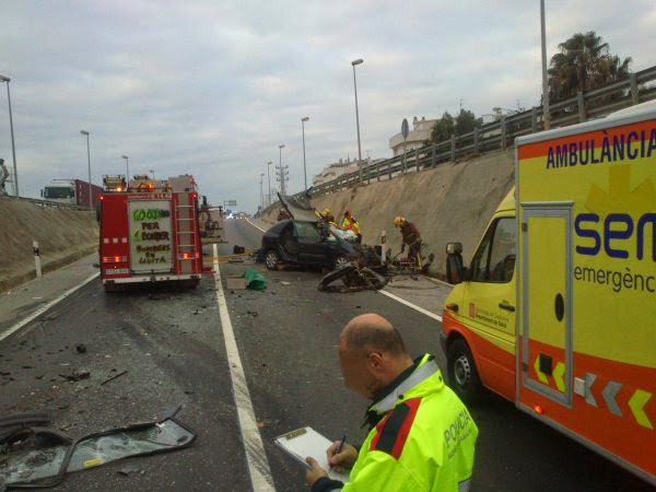 MobCat_cat's tweet image. Culpar la retirada dels peatges i pensar que més gent utilitza les vies ràpides sense peatge? Ningú s&apos;en recorda ja de com anaven les Nacionals i la quantitat de vides que s&apos;han perdut amb el cost de les mateixes? Una mica de coherència, gràcies. Prou frau i CORRUPCIÓ POLÍTICA !