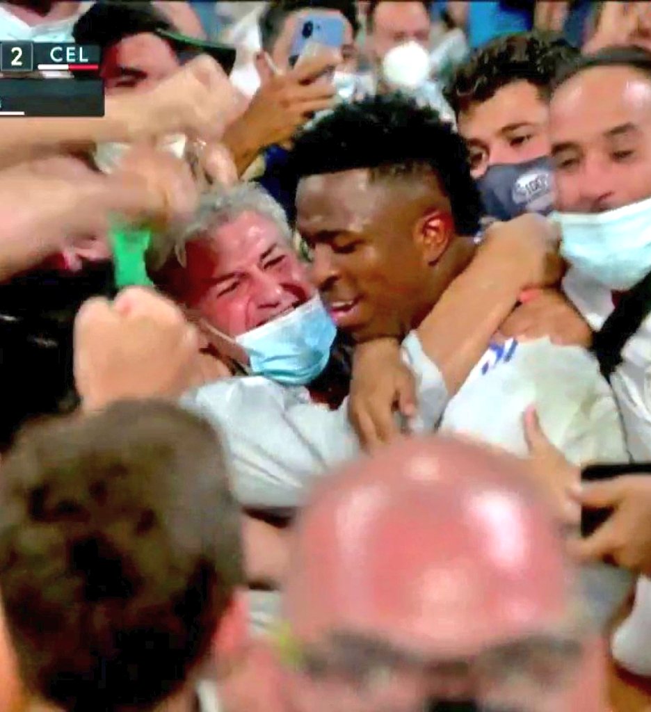 Raul7Capitan7's tweet photo. Puro sentimiento Madridista... A mí estas cosas me encantan!

#HalaMadrid https://t.co/AUIPgQ8HZN
