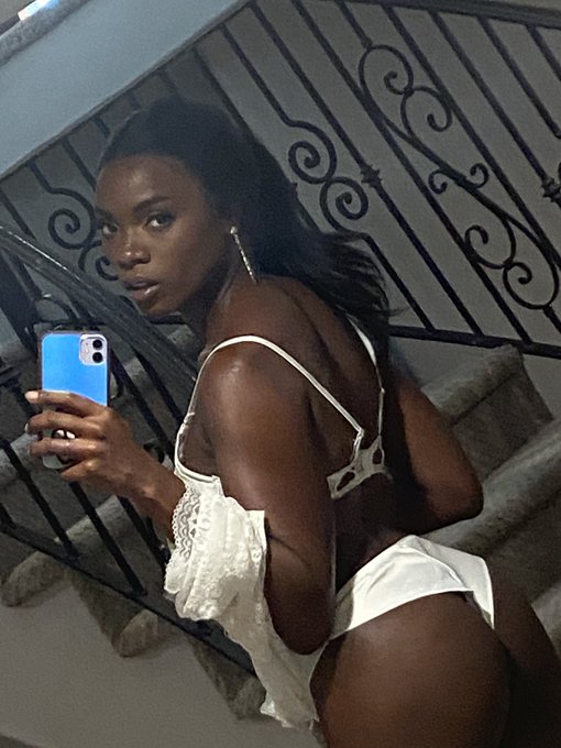 3 pic. The glow of about to get fucked is upon me. 

?stay tuned?

I stay wearing @Yandy lingerie ?

https://t
