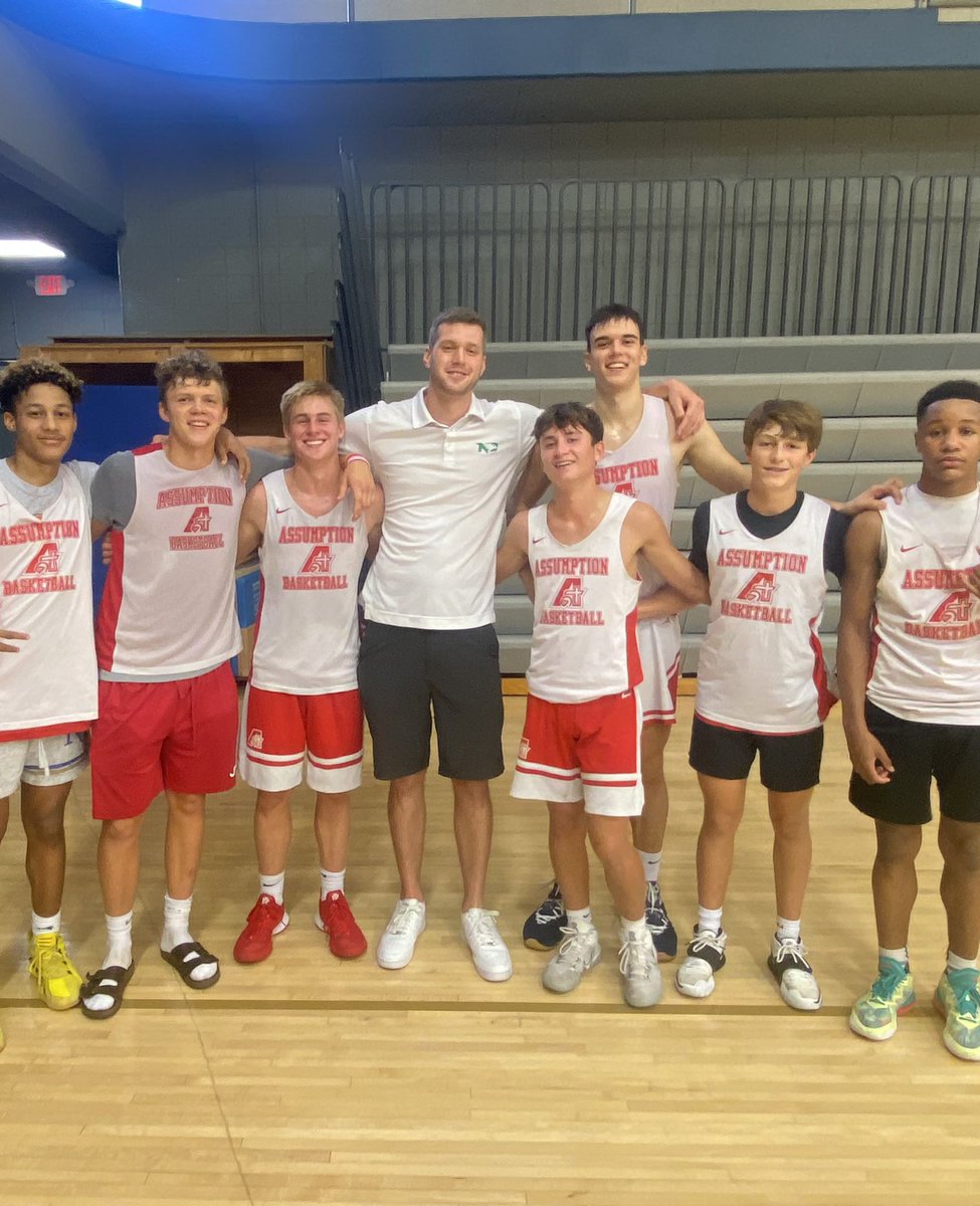 Great having alumni come back and coach the boys in fall league! <a href="/RoYoungblut/">Roman Youngblut</a> great coach in the making! Once a knight always a knight!